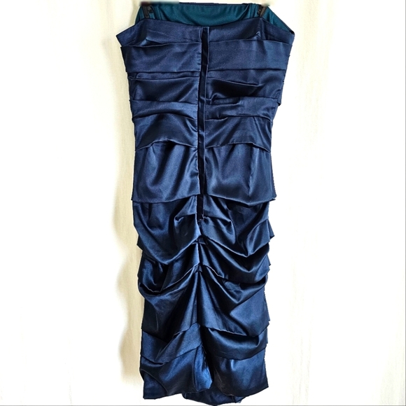 🇨🇦 Le Chateau Strapless Turquoise Satin Dress - Picture 5 of 16